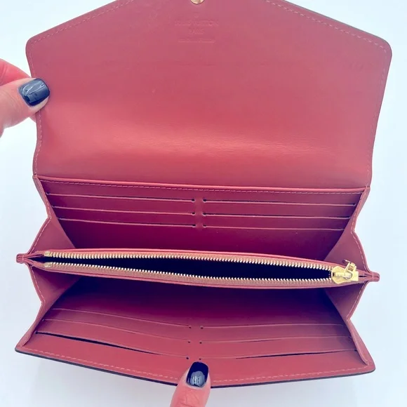 Louis Vuitton Vernis Sarah Wallet - Picture 5 of 5